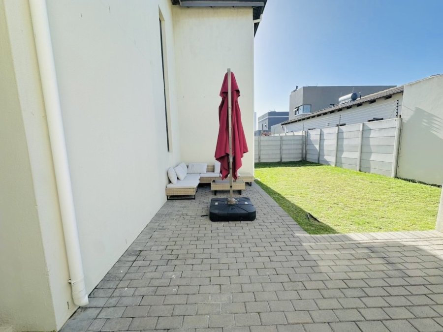 4 Bedroom Property for Sale in Parklands North Western Cape